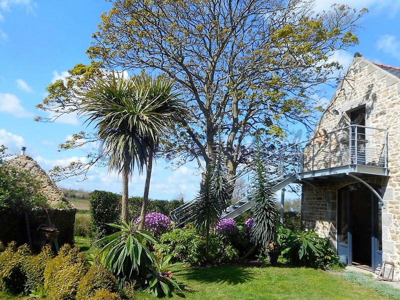 La grange aux lièvres : entrée par l'escalier