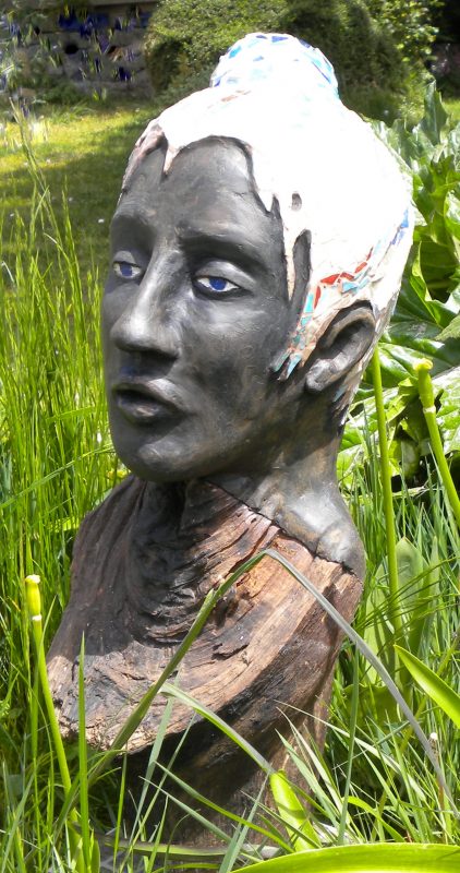 sculpture bois et mosaïque